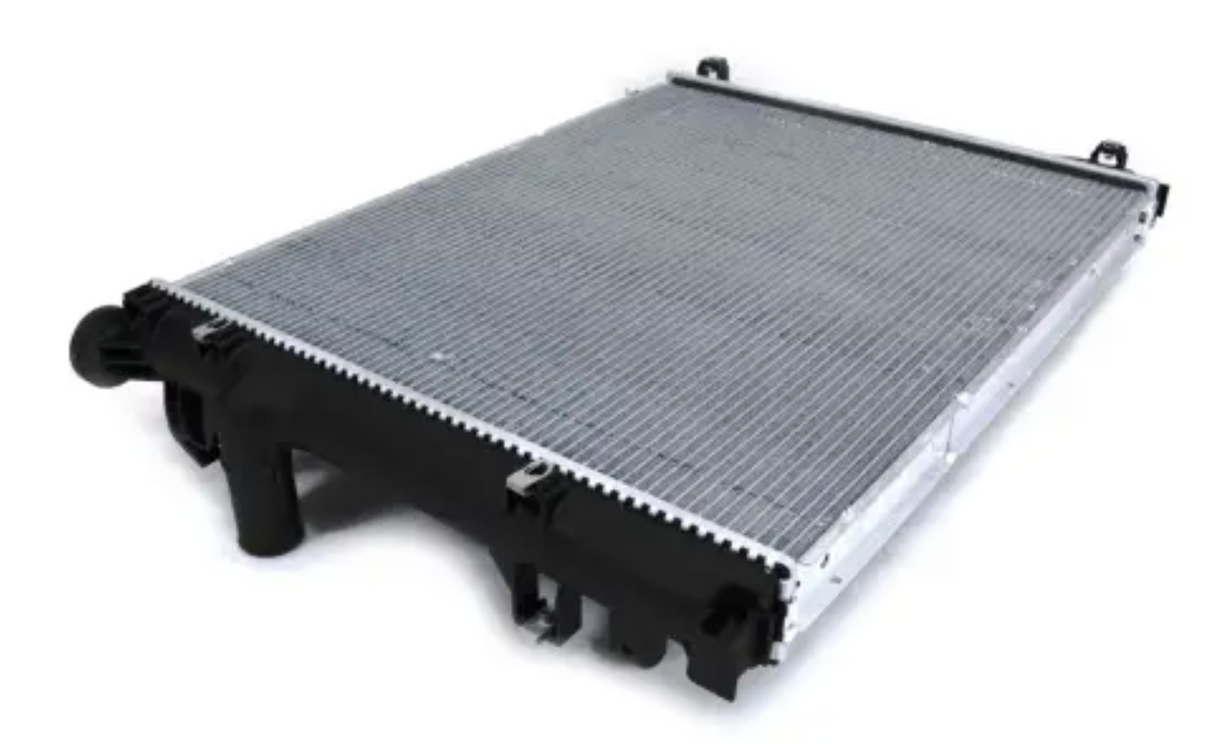 MOPAR® 300/Challenger/Charger HEMI OEM Heavy-Duty Plastic Radiator with Aluminum Core