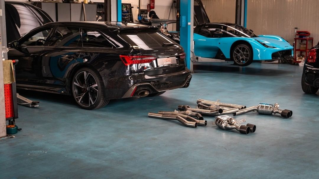 Capristo® (19-23) Audi RS6/RS7 Valved Exhaust with Bevelled Carbon Fiber Tips (E2P)
