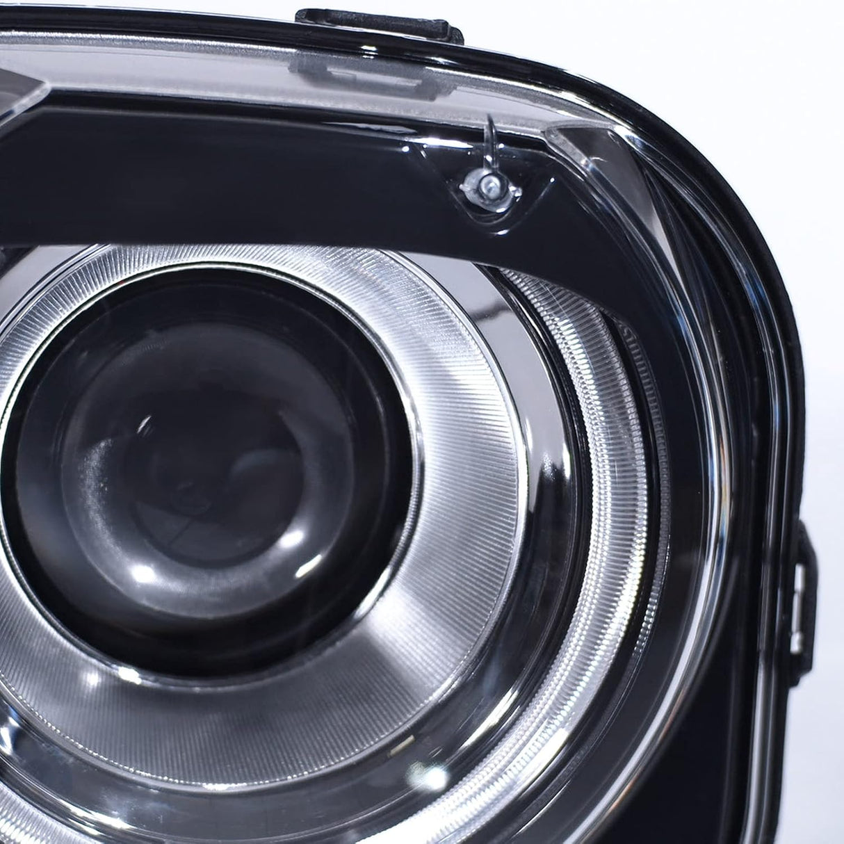 15-23 Dodge Challenger Driver Side Head Light Assembly (Halogen)