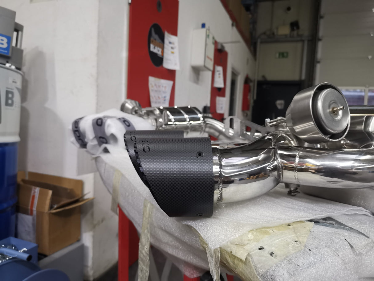 Capristo® (19-23) Audi RS6/RS7 Valved Exhaust with Bevelled Carbon Fiber Tips (E2P)